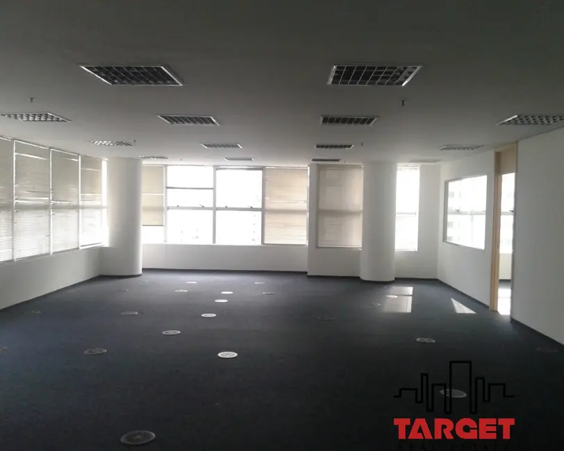 Loja à venda e para alugar, 770m2 em Vila Olímpia, São Paulo - SP - imagem 8 Foto 8 de Loja à venda e para alugar, 770m2 em Vila Olímpia, São Paulo - SP