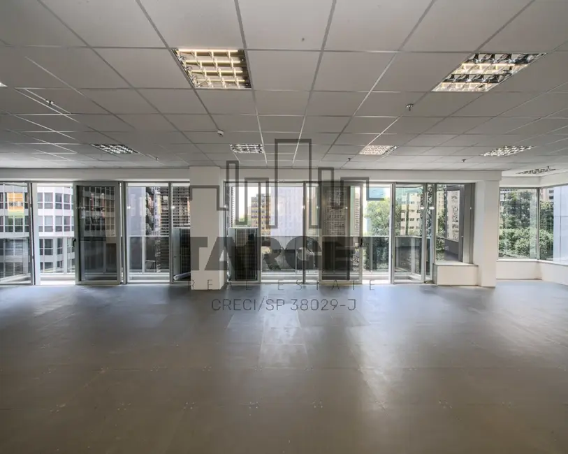 Foto 1 de Loja para alugar, 1360m2 em Vila Cordeiro, São Paulo - SP