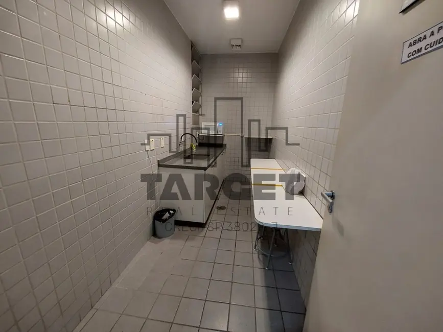 Loja para alugar, 1050m2 em Jardim São Luís, São Paulo - SP - imagem 9 Foto 9 de Loja para alugar, 1050m2 em Jardim São Luís, São Paulo - SP