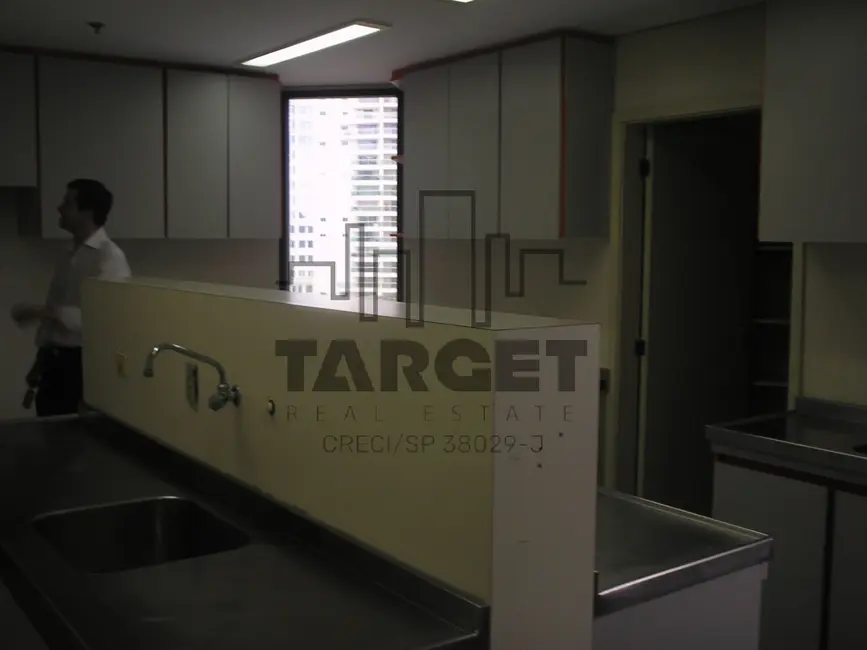 Loja à venda e para alugar, 4220m2 em Cidade Monções, São Paulo - SP - imagem 5 Foto 5 de Loja à venda e para alugar, 4220m2 em Cidade Monções, São Paulo - SP