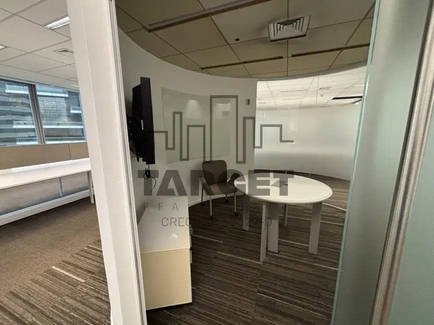 Foto 3 de Loja para alugar, 1850m2 em Vila Gertrudes, São Paulo - SP