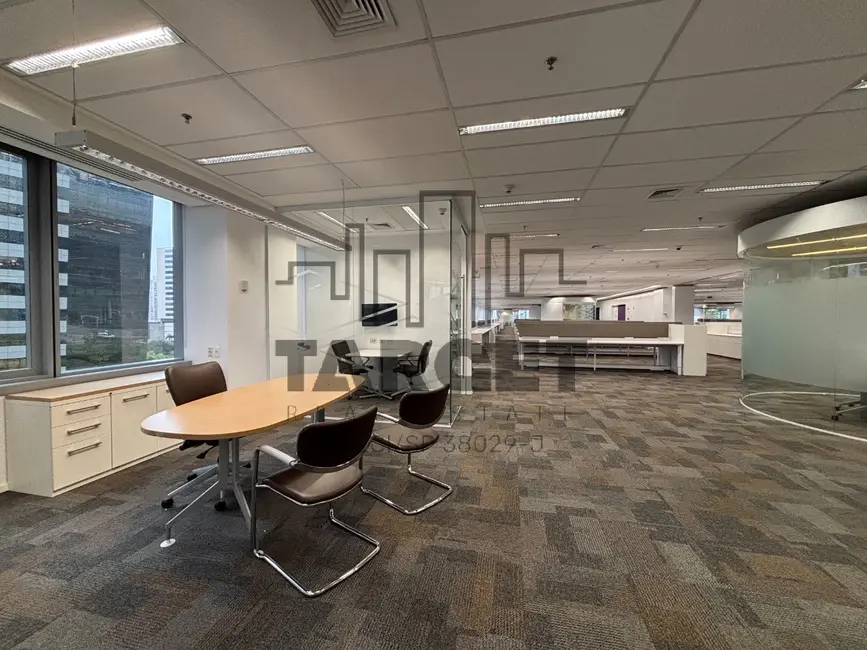 Loja para alugar, 1890m2 em Vila Gertrudes, São Paulo - SP - imagem 1 Foto 1 de Loja para alugar, 1890m2 em Vila Gertrudes, São Paulo - SP