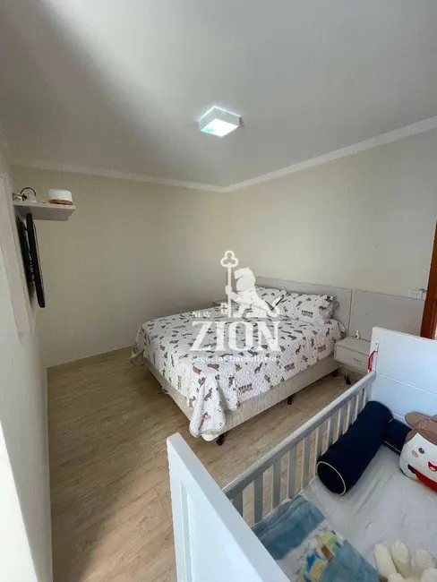 Sobrado com 3 quartos à venda, 180m2 em Vila Gustavo, São Paulo - SP - imagem 9 Foto 9 de Sobrado com 3 quartos à venda, 180m2 em Vila Gustavo, São Paulo - SP