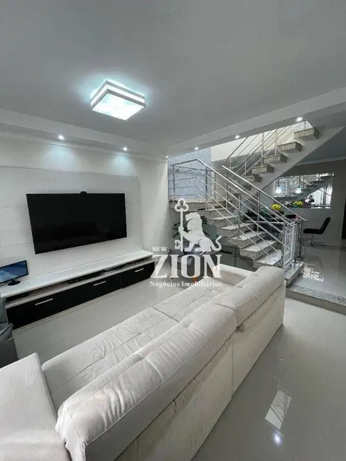 Sobrado com 3 quartos à venda, 180m2 em Vila Gustavo, São Paulo - SP - imagem 2 Foto 2 de Sobrado com 3 quartos à venda, 180m2 em Vila Gustavo, São Paulo - SP