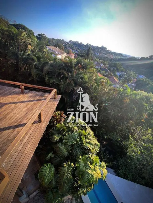 Foto 4 de Sobrado com 3 quartos à venda, 1323m2 em Carapicuiba - SP