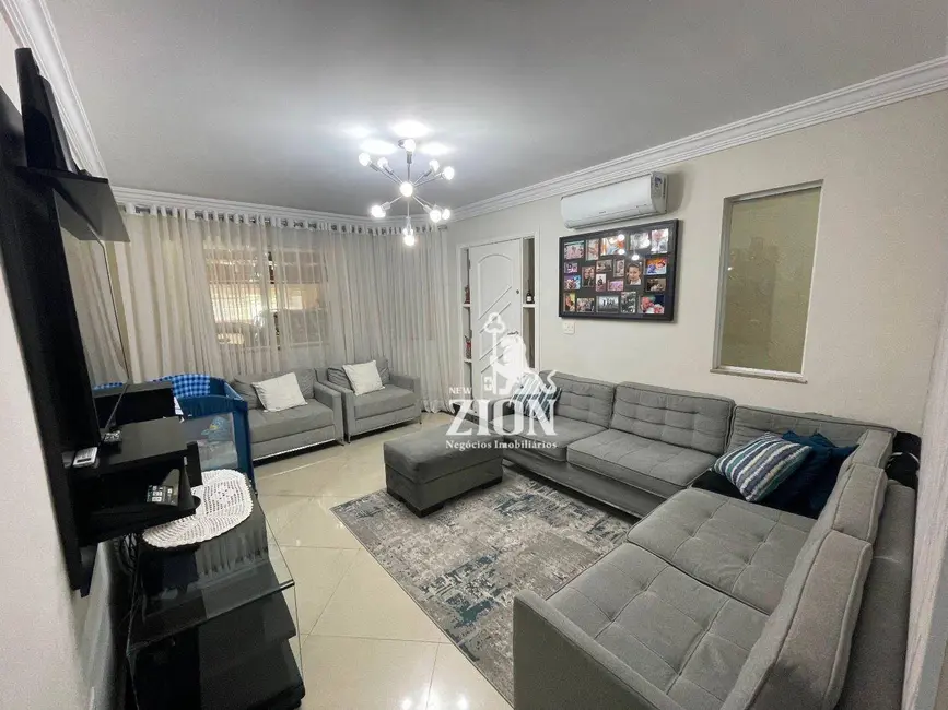 Foto 2 de Casa com 3 quartos à venda, 155m2 em Vila Vitório Mazzei, São Paulo - SP