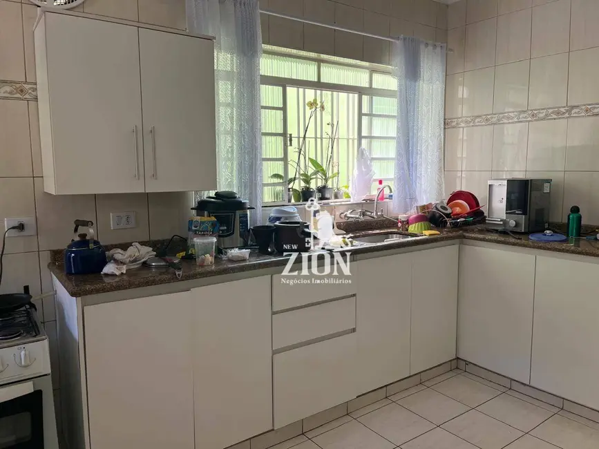 Sobrado com 3 quartos à venda, 200m2 em Parque Edu Chaves, São Paulo - SP - imagem 6 Foto 6 de Sobrado com 3 quartos à venda, 200m2 em Parque Edu Chaves, São Paulo - SP