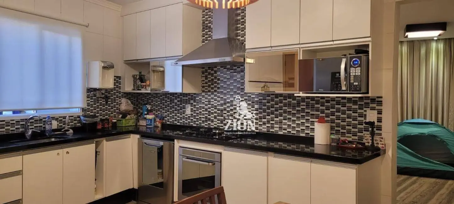 Foto 2 de Sobrado com 3 quartos à venda, 160m2 em Chora Menino, São Paulo - SP
