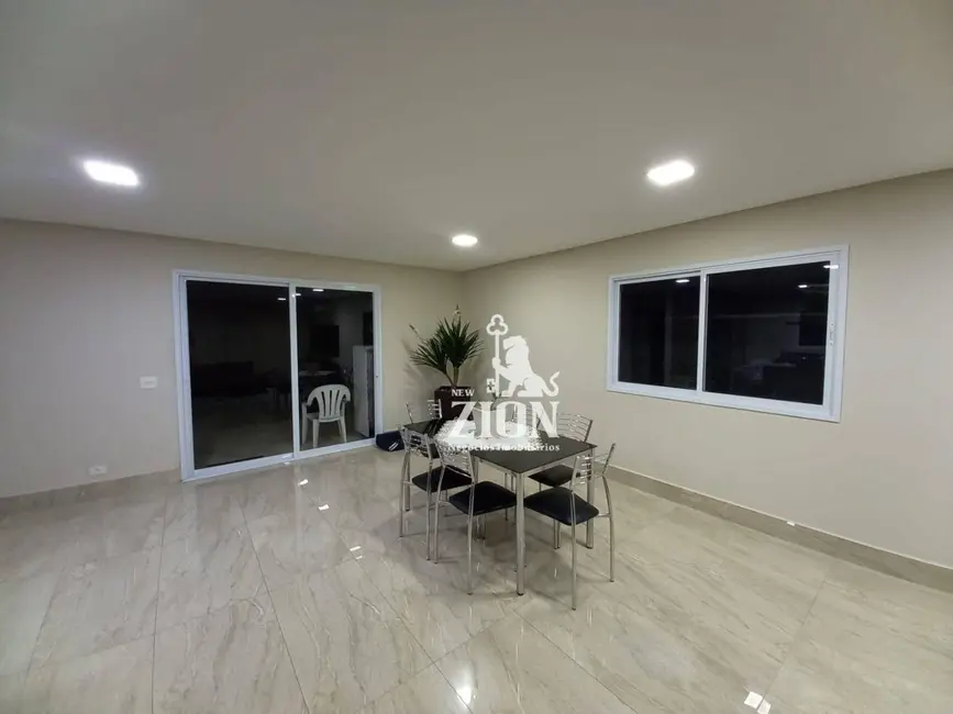 Casa de Condomínio com 3 quartos à venda, 300m2 em Santana De Parnaiba - SP - imagem 2 Foto 2 de Casa de Condomínio com 3 quartos à venda, 300m2 em Santana De Parnaiba - SP