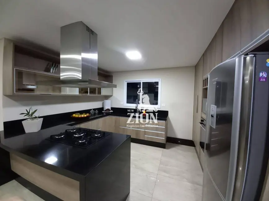 Casa de Condomínio com 3 quartos à venda, 300m2 em Santana De Parnaiba - SP - imagem 5 Foto 5 de Casa de Condomínio com 3 quartos à venda, 300m2 em Santana De Parnaiba - SP