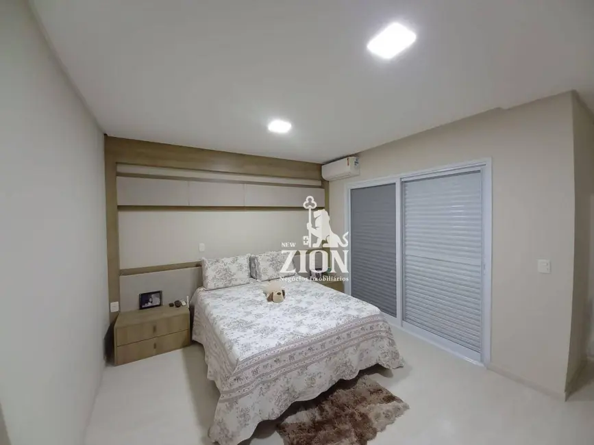 Casa de Condomínio com 3 quartos à venda, 300m2 em Santana De Parnaiba - SP - imagem 8 Foto 8 de Casa de Condomínio com 3 quartos à venda, 300m2 em Santana De Parnaiba - SP