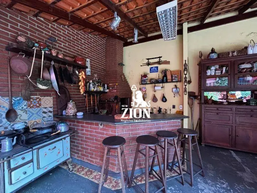 Foto 3 de Casa com 5 quartos à venda, 700m2 em Vila Ester, São Paulo - SP