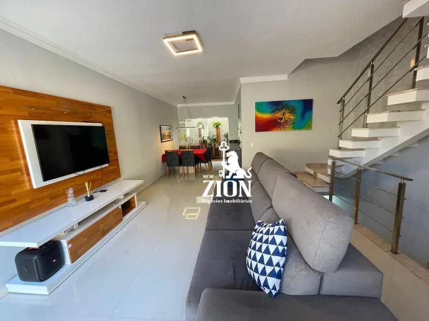 Foto 1 de Casa de Condomínio com 3 quartos à venda, 200m2 em Vila Paulicéia, São Paulo - SP