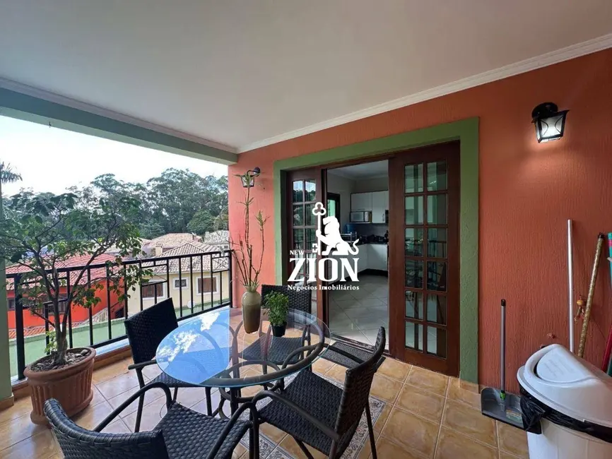 Foto 1 de Sobrado com 3 quartos à venda, 330m2 em Jardim Itatinga, São Paulo - SP