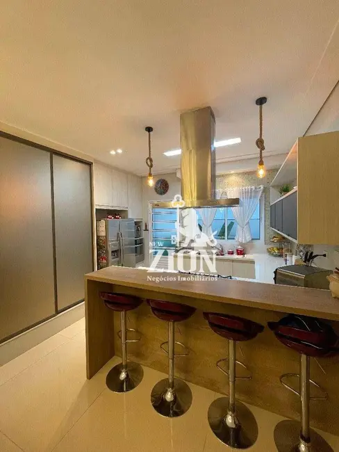 Sobrado com 3 quartos à venda, 350m2 em Santana, São Paulo - SP - imagem 9 Foto 9 de Sobrado com 3 quartos à venda, 350m2 em Santana, São Paulo - SP