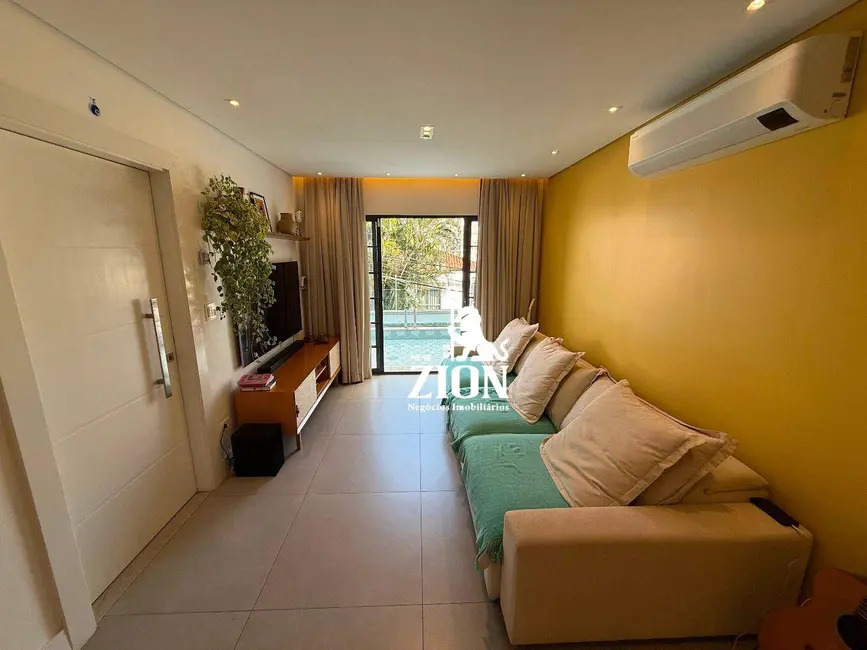 Sobrado com 3 quartos à venda, 175m2 em Vila Paiva, São Paulo - SP - imagem 2 Foto 2 de Sobrado com 3 quartos à venda, 175m2 em Vila Paiva, São Paulo - SP