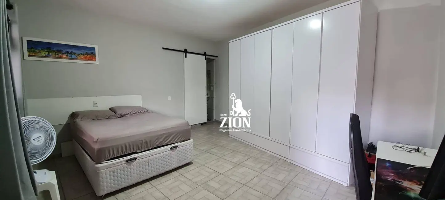 Sobrado com 3 quartos à venda, 195m2 em Jardim Vila Galvão, Guarulhos - SP - imagem 2 Foto 2 de Sobrado com 3 quartos à venda, 195m2 em Jardim Vila Galvão, Guarulhos - SP