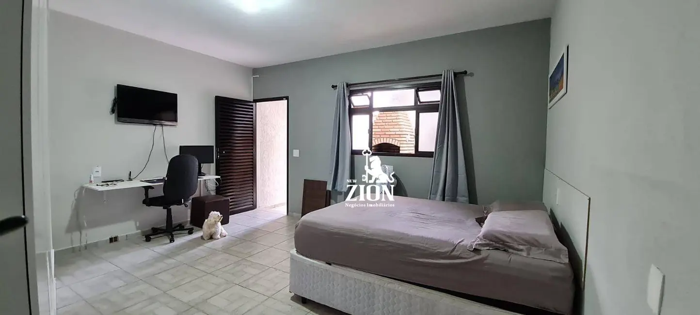 Sobrado com 3 quartos à venda, 195m2 em Jardim Vila Galvão, Guarulhos - SP - imagem 3 Foto 3 de Sobrado com 3 quartos à venda, 195m2 em Jardim Vila Galvão, Guarulhos - SP