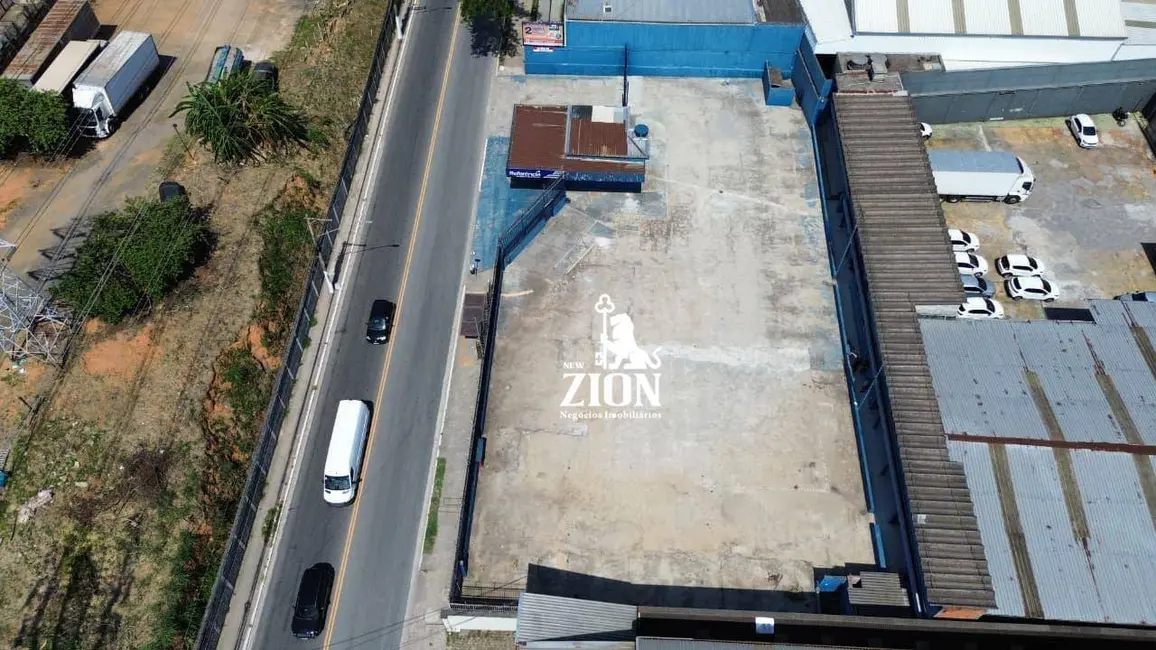 Armazém / Galpão para alugar, 1700m2 em Jardim das Graças, São Paulo - SP - imagem 2 Foto 2 de Armazém / Galpão para alugar, 1700m2 em Jardim das Graças, São Paulo - SP