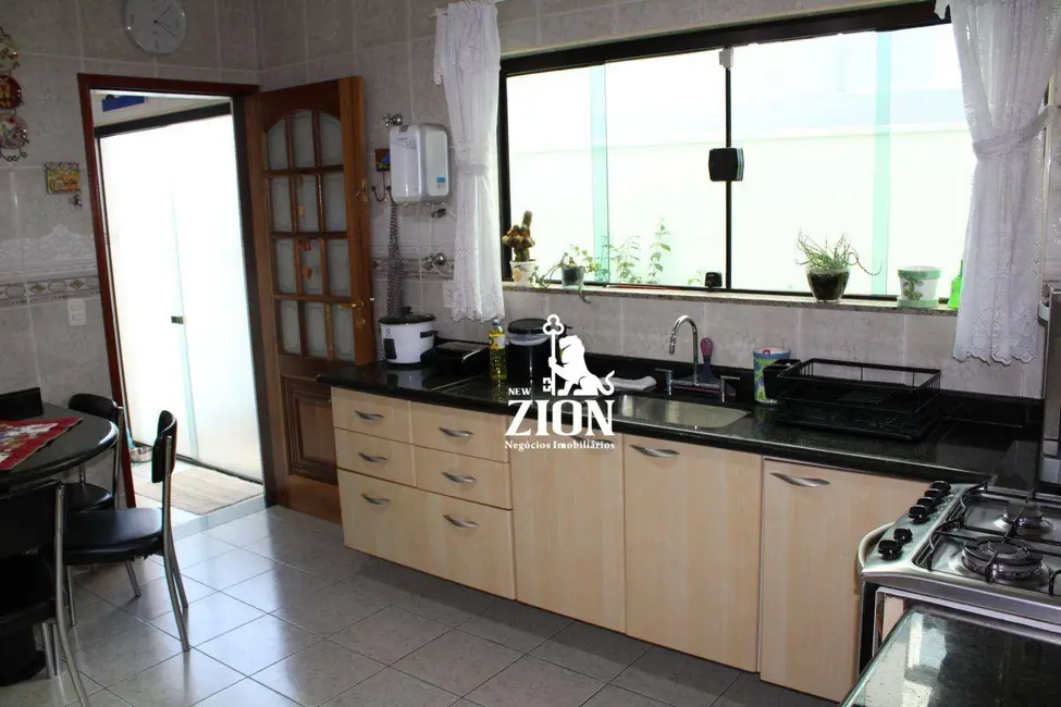 Sobrado com 3 quartos à venda, 180m2 em Vila Mazzei, São Paulo - SP - imagem 5 Foto 5 de Sobrado com 3 quartos à venda, 180m2 em Vila Mazzei, São Paulo - SP