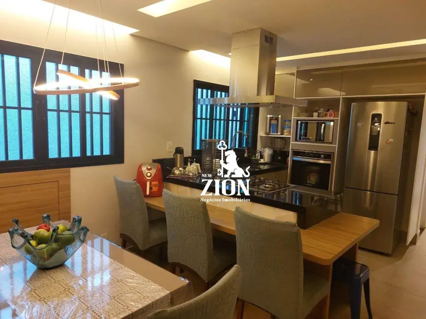 Casa com 3 quartos à venda, 260m2 em Parada Inglesa, São Paulo - SP - imagem 1 Foto 1 de Casa com 3 quartos à venda, 260m2 em Parada Inglesa, São Paulo - SP