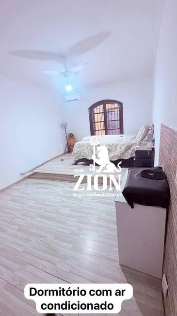 Foto 9 de Sobrado com 3 quartos à venda, 250m2 em Santa Teresinha, São Paulo - SP