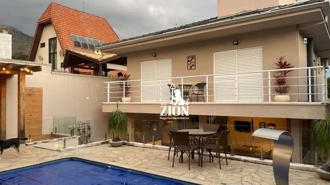 Casa com 3 quartos à venda, 360m2 em Atibaia - SP - imagem 4 Foto 4 de Casa com 3 quartos à venda, 360m2 em Atibaia - SP
