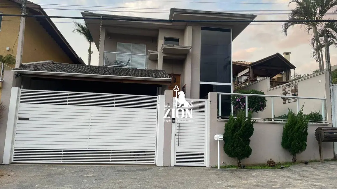 Casa com 3 quartos à venda, 360m2 em Atibaia - SP - imagem 1 Foto 1 de Casa com 3 quartos à venda, 360m2 em Atibaia - SP