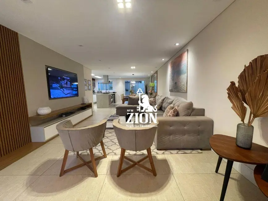 Sobrado com 3 quartos à venda, 296m2 em Santa Teresinha, São Paulo - SP - imagem 5 Foto 5 de Sobrado com 3 quartos à venda, 296m2 em Santa Teresinha, São Paulo - SP