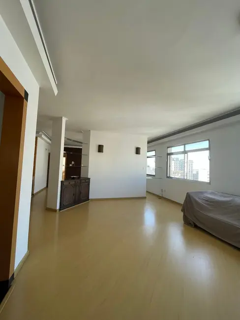 Apartamento com 3 quartos à venda, 230m2 em Higienópolis, São Paulo - SP - imagem 7 Foto 7 de Apartamento com 3 quartos à venda, 230m2 em Higienópolis, São Paulo - SP