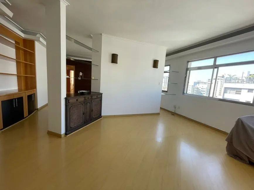 Apartamento com 3 quartos à venda, 230m2 em Higienópolis, São Paulo - SP - imagem 6 Foto 6 de Apartamento com 3 quartos à venda, 230m2 em Higienópolis, São Paulo - SP