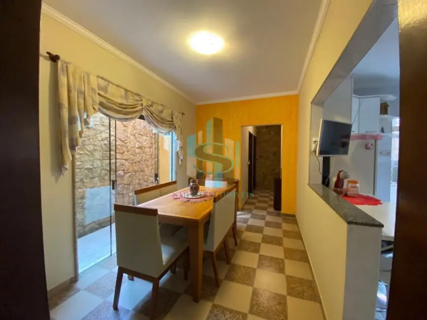 Casa com 4 quartos à venda, 190m2 em Itaquera, São Paulo - SP - imagem 6 Foto 6 de Casa com 4 quartos à venda, 190m2 em Itaquera, São Paulo - SP