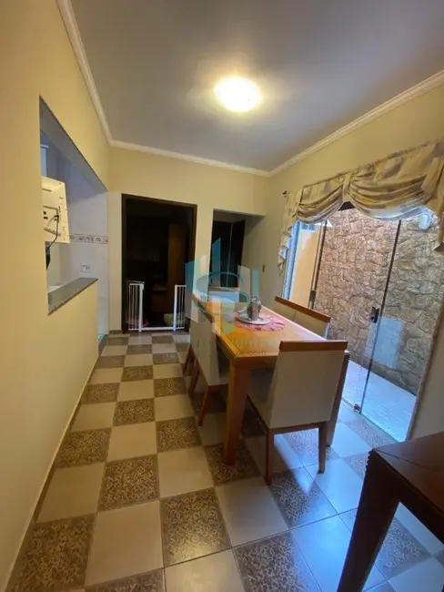 Casa com 4 quartos à venda, 190m2 em Itaquera, São Paulo - SP - imagem 8 Foto 8 de Casa com 4 quartos à venda, 190m2 em Itaquera, São Paulo - SP