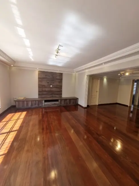 Casa com 3 quartos à venda, 500m2 em Penha de França, São Paulo - SP - imagem 4 Foto 4 de Casa com 3 quartos à venda, 500m2 em Penha de França, São Paulo - SP