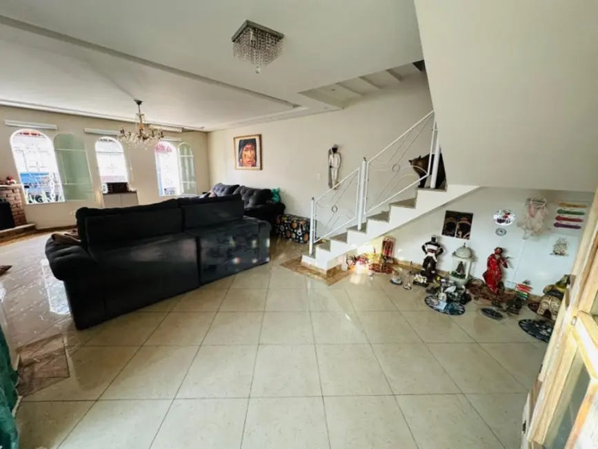 Casa com 3 quartos à venda, 226m2 em Vila Guilhermina, São Paulo - SP - imagem 2 Foto 2 de Casa com 3 quartos à venda, 226m2 em Vila Guilhermina, São Paulo - SP