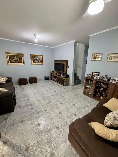 Casa com 4 quartos à venda, 202m2 em Vila Ema, São Paulo - SP - imagem 2 Foto 2 de Casa com 4 quartos à venda, 202m2 em Vila Ema, São Paulo - SP