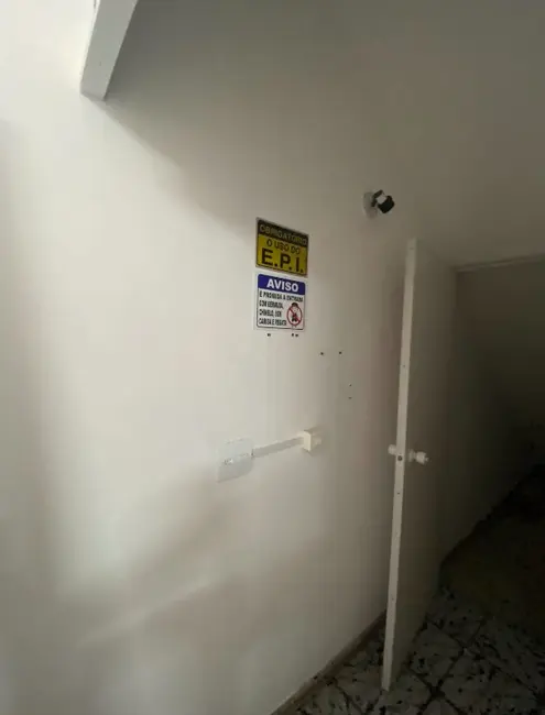 Armazém / Galpão para alugar, 300m2 em Aclimação, São Paulo - SP - imagem 9 Foto 9 de Armazém / Galpão para alugar, 300m2 em Aclimação, São Paulo - SP