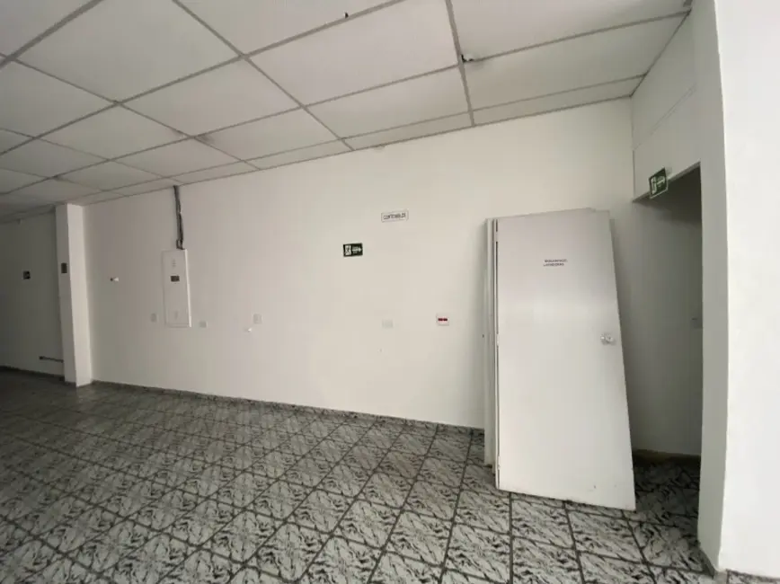 Armazém / Galpão para alugar, 300m2 em Aclimação, São Paulo - SP - imagem 7 Foto 7 de Armazém / Galpão para alugar, 300m2 em Aclimação, São Paulo - SP
