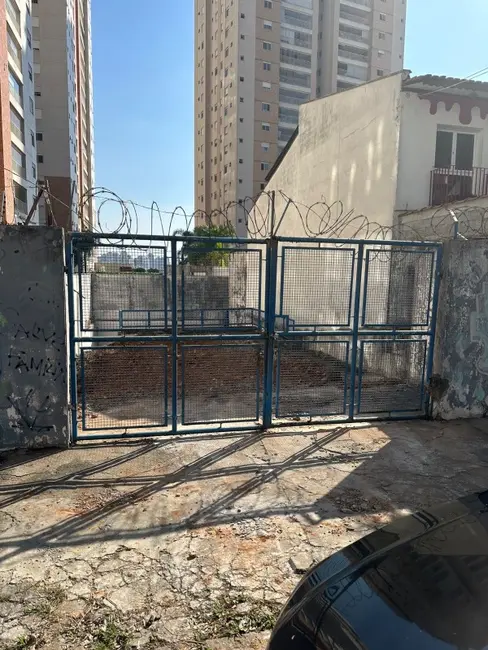 Foto 1 de Terreno / Lote à venda, 243m2 em Vila Gumercindo, São Paulo - SP