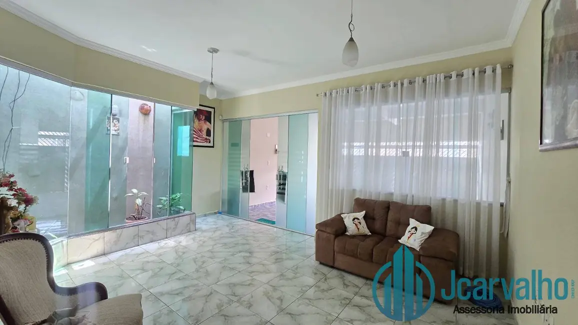 Casa com 3 quartos à venda, 180m2 em Canudos, Belem - PA - imagem 2 Foto 2 de Casa com 3 quartos à venda, 180m2 em Canudos, Belem - PA