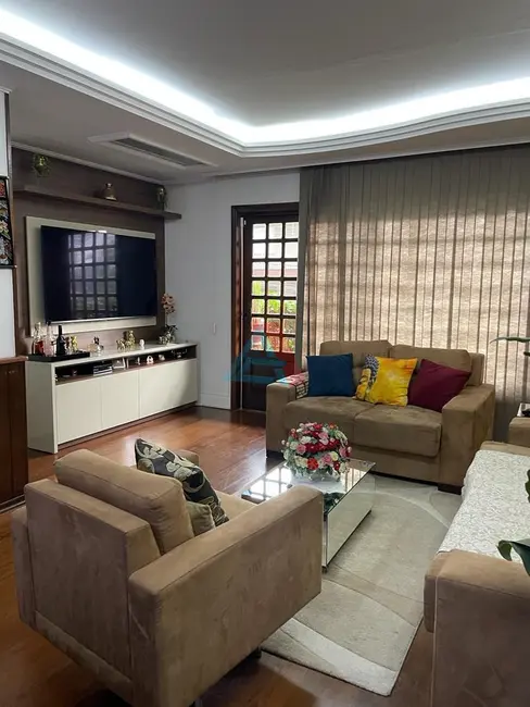 Foto 1 de Casa com 4 quartos à venda, 281m2 em Santa Maria, Sao Caetano Do Sul - SP