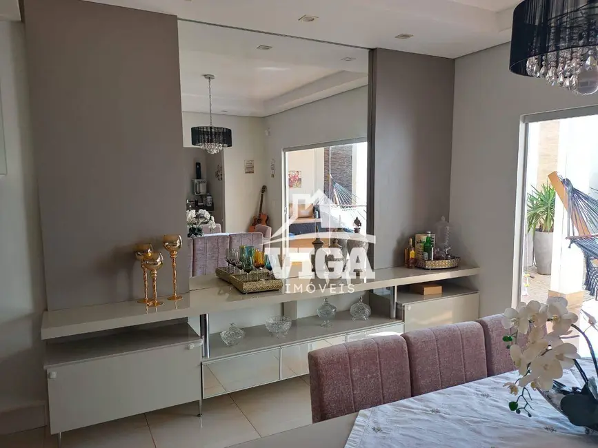 Sobrado com 3 quartos para alugar, 360m2 em Itumbiara - GO - imagem 4 Foto 4 de Sobrado com 3 quartos para alugar, 360m2 em Itumbiara - GO