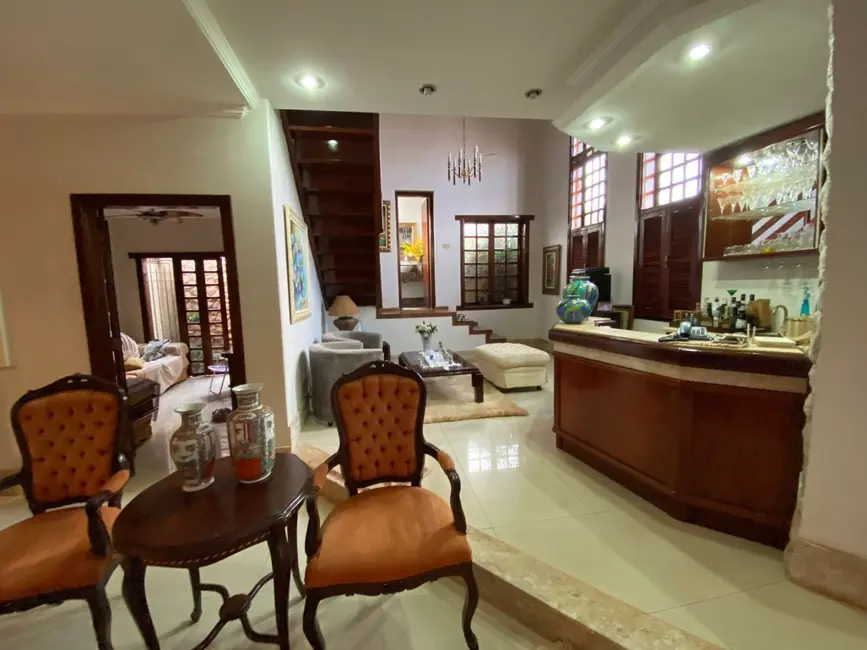 Casa com 5 quartos à venda, 372m2 em Itumbiara - GO - imagem 8 Foto 8 de Casa com 5 quartos à venda, 372m2 em Itumbiara - GO