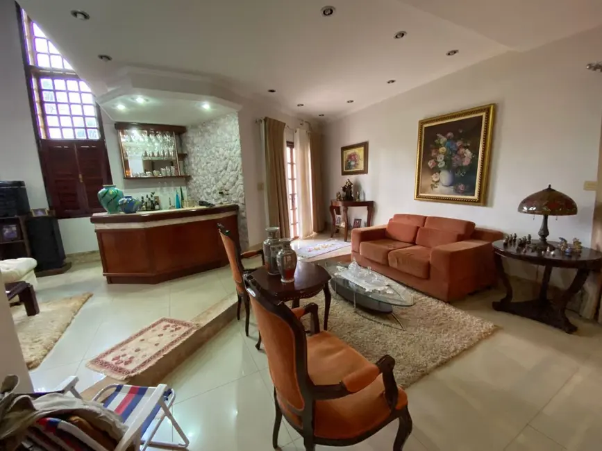 Casa com 5 quartos à venda, 372m2 em Itumbiara - GO - imagem 7 Foto 7 de Casa com 5 quartos à venda, 372m2 em Itumbiara - GO