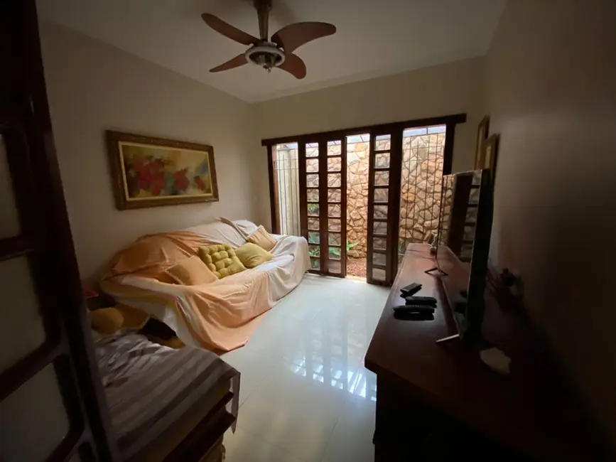 Casa com 5 quartos à venda, 372m2 em Itumbiara - GO - imagem 9 Foto 9 de Casa com 5 quartos à venda, 372m2 em Itumbiara - GO