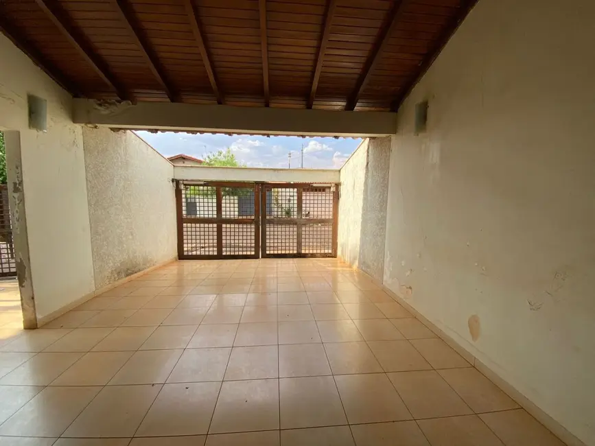 Casa com 5 quartos à venda, 372m2 em Itumbiara - GO - imagem 3 Foto 3 de Casa com 5 quartos à venda, 372m2 em Itumbiara - GO