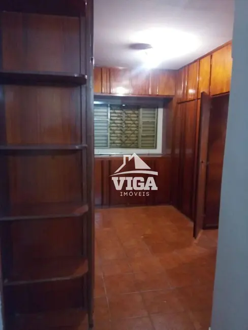 Casa com 4 quartos à venda, 360m2 em Arapora - MG - imagem 8 Foto 8 de Casa com 4 quartos à venda, 360m2 em Arapora - MG