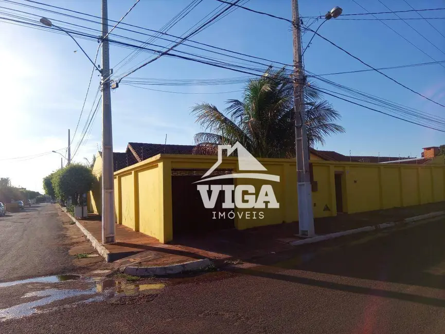 Foto 1 de Casa com 4 quartos à venda, 360m2 em Arapora - MG