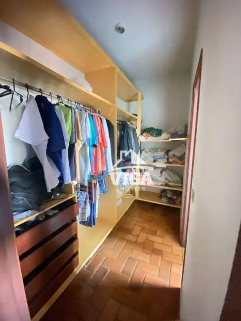 Sobrado com 3 quartos à venda, 280m2 em Itumbiara - GO - imagem 7 Foto 7 de Sobrado com 3 quartos à venda, 280m2 em Itumbiara - GO