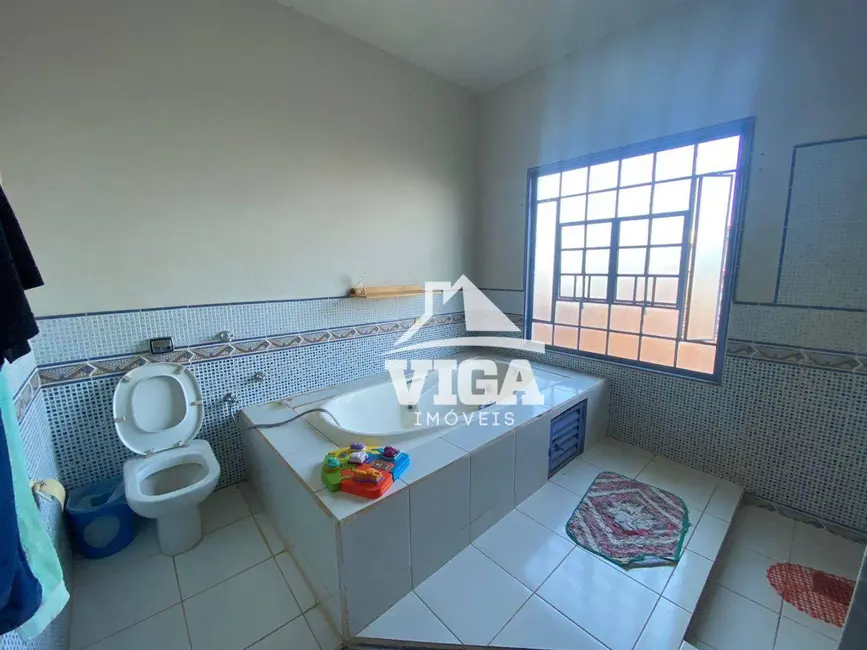 Sobrado com 3 quartos à venda, 280m2 em Itumbiara - GO - imagem 8 Foto 8 de Sobrado com 3 quartos à venda, 280m2 em Itumbiara - GO